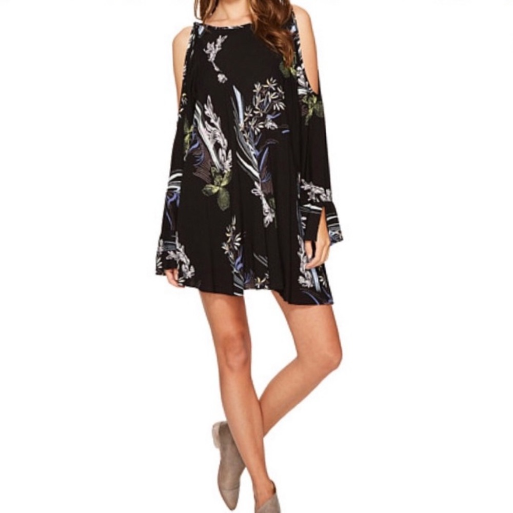 FREE PEOPLE CLEAR SKIES COLD SHOULDER TUNIC M